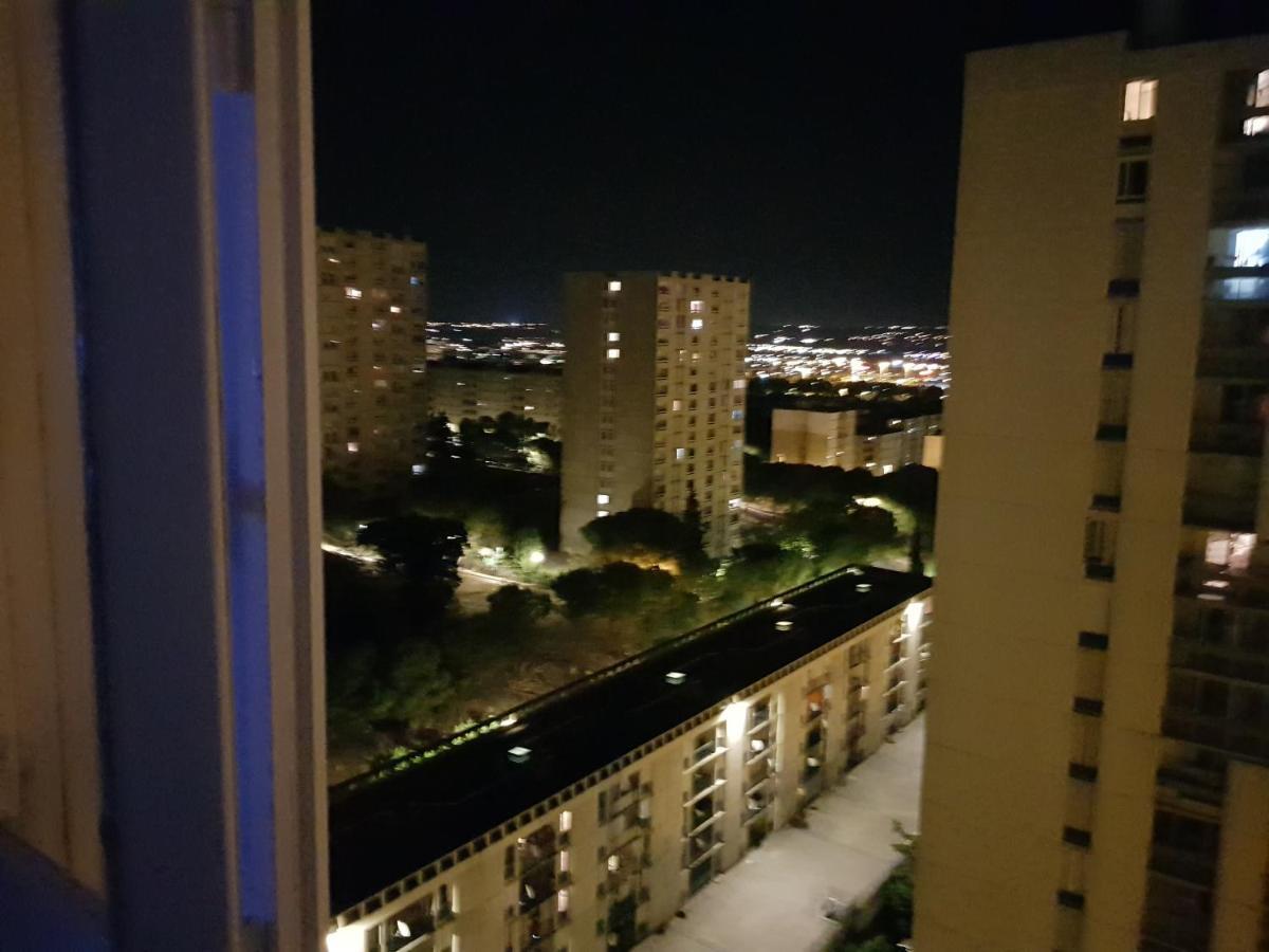 Chambre privée dans appartement WC et SDB communes Nîmes Esterno foto